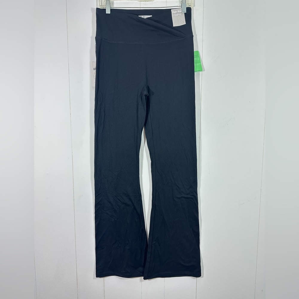 NWT Forever 21 Sz L Black Yoga Pants Butt lifting Wicking Fabric Body Hugging